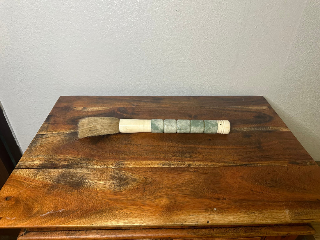 White Cylindrical Jade Calligraphy Brush