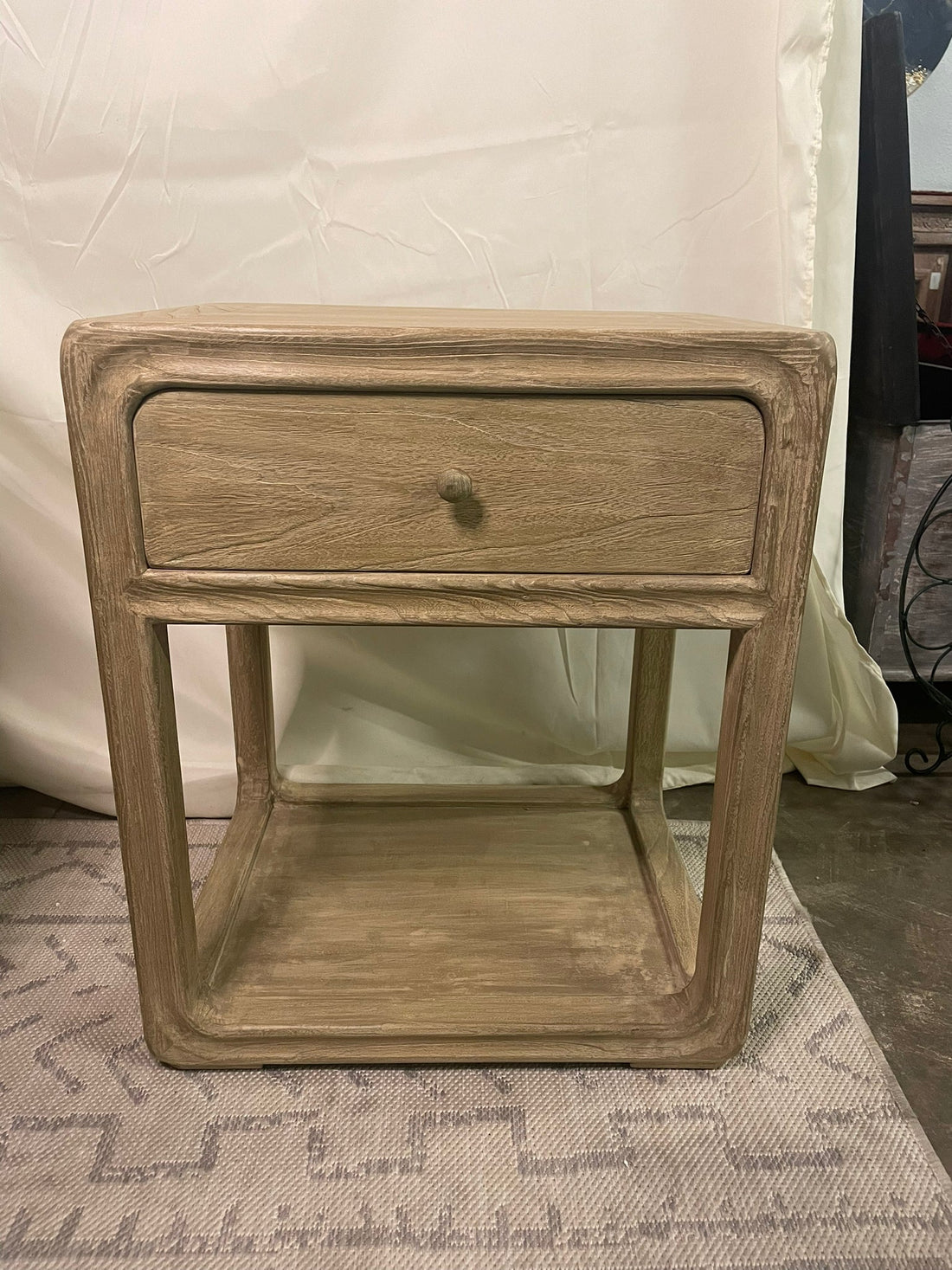 Peking Ming Side Table weathered 20x16x24H